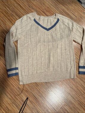 Women’s V-Neck Knit Sweater in Beige with Blue Trim